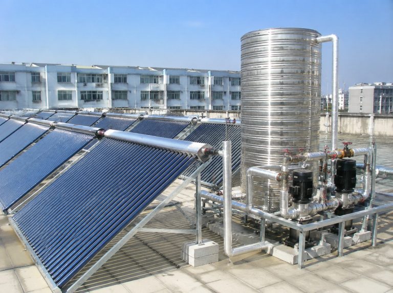 莒县商用大容量真空管太阳能热水系统